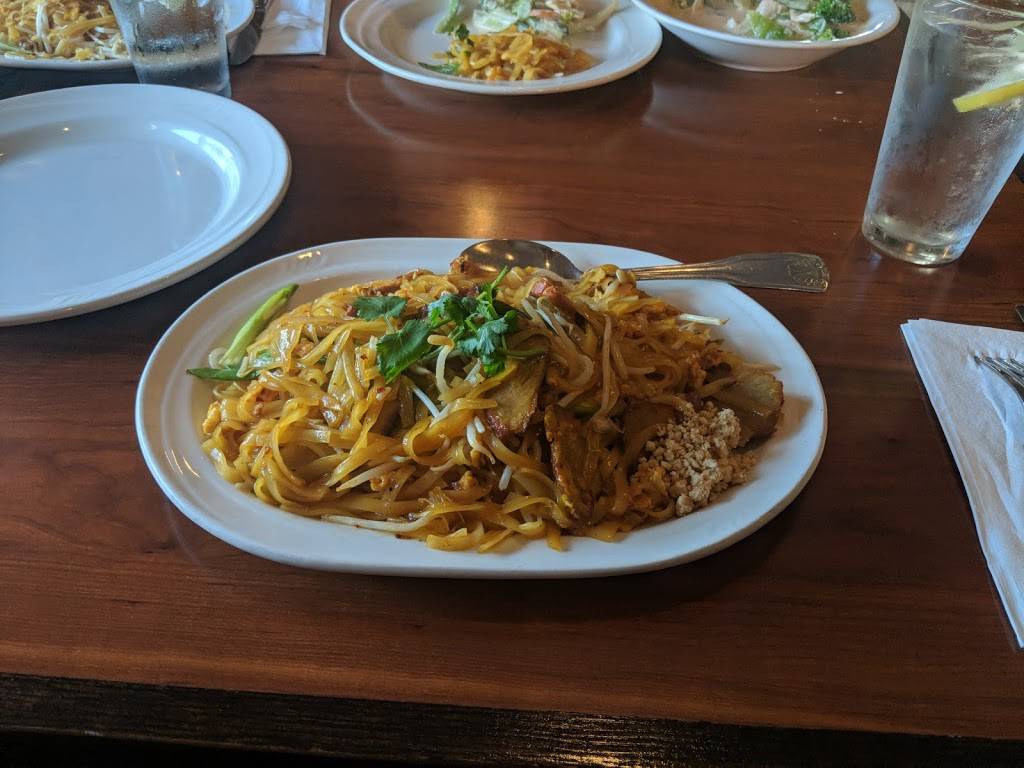 Lotus Thai Bistro | restaurant | 3050 Pio Pico Dr, Carlsbad, CA 92008, USA | 7607303345 OR +1 760-730-3345