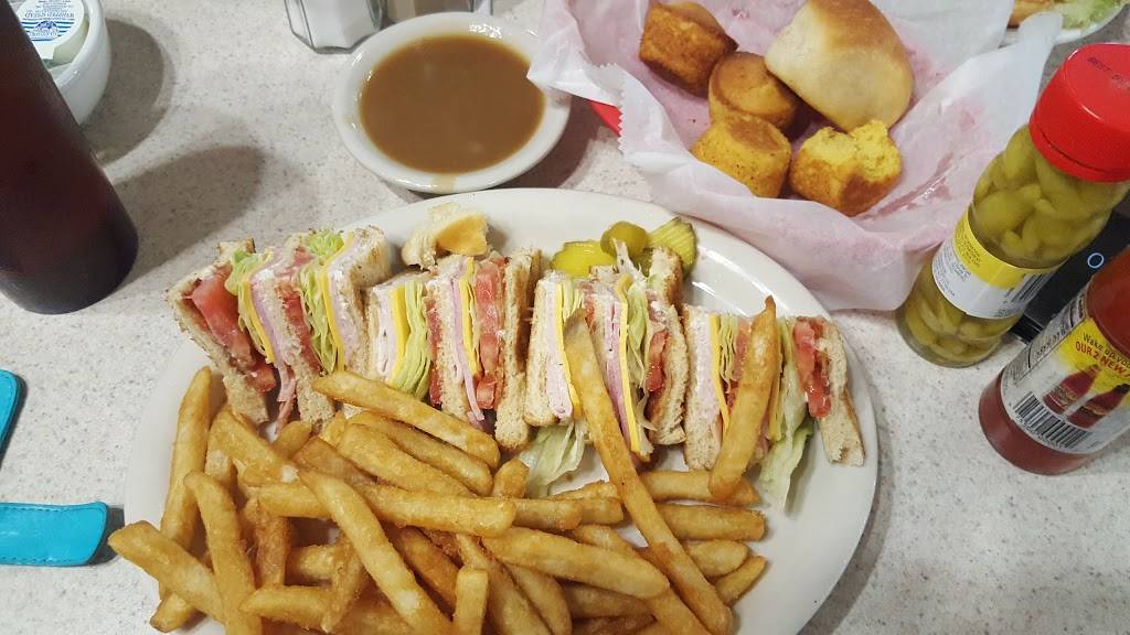 Farmhouse Restaurant | restaurant | 5123 Mill Store Rd, Lake Park, GA 31636, USA | 2295595445 OR +1 229-559-5445