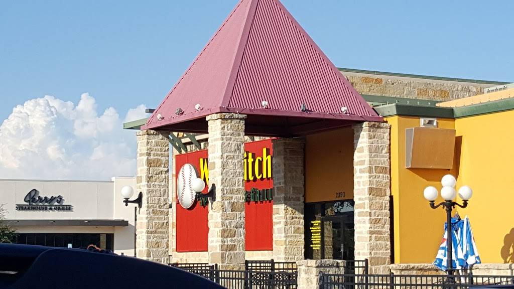 Wild Pitch Sports Bar & Grill | restaurant | 2390 Parkwood Blvd, Frisco, TX 75034, USA | 2146184450 OR +1 214-618-4450