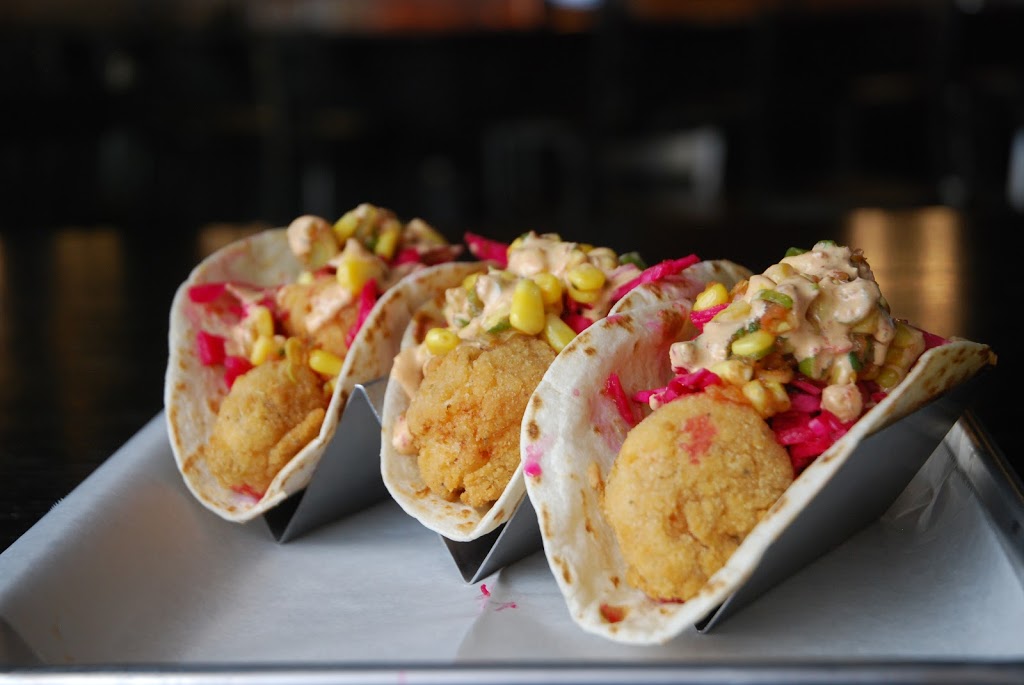 Chicago Street Pour House | restaurant | 1350 E Chicago St, Elgin, IL 60120, USA | 8472141708 OR +1 847-214-1708