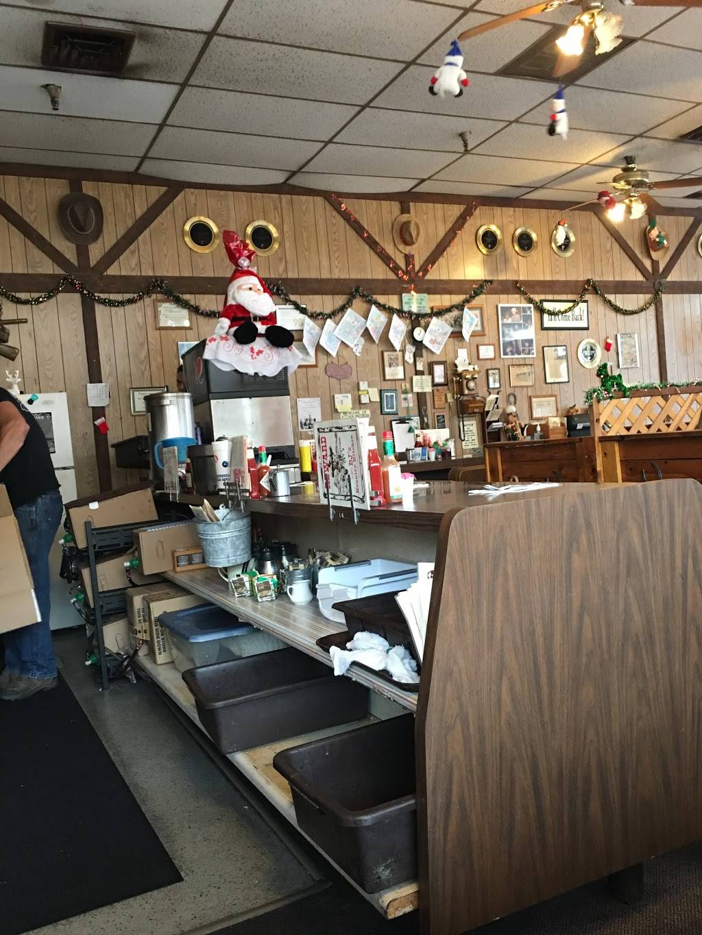 BJs Kountry Kitchen | restaurant | 4065 E Ashlan Ave, Fresno, CA 93726, USA | 5592225206 OR +1 559-222-5206