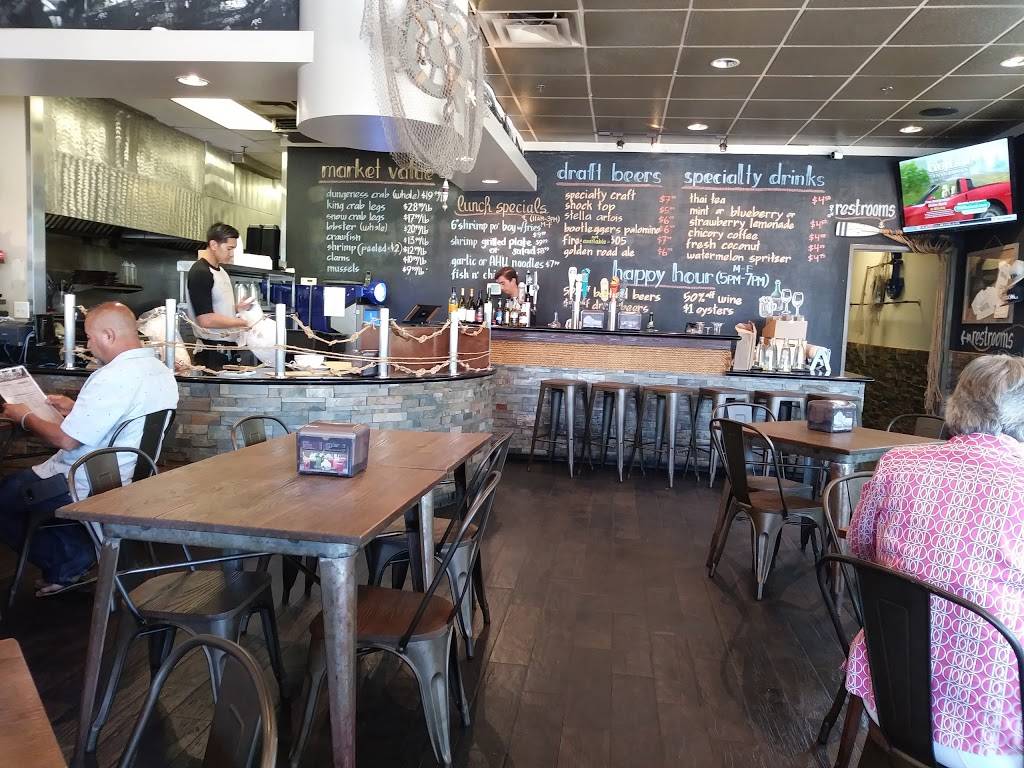 On The Hook | restaurant | 2445 E Imperial Hwy ste m, Brea, CA 92821, USA | 7146715886 OR +1 714-671-5886