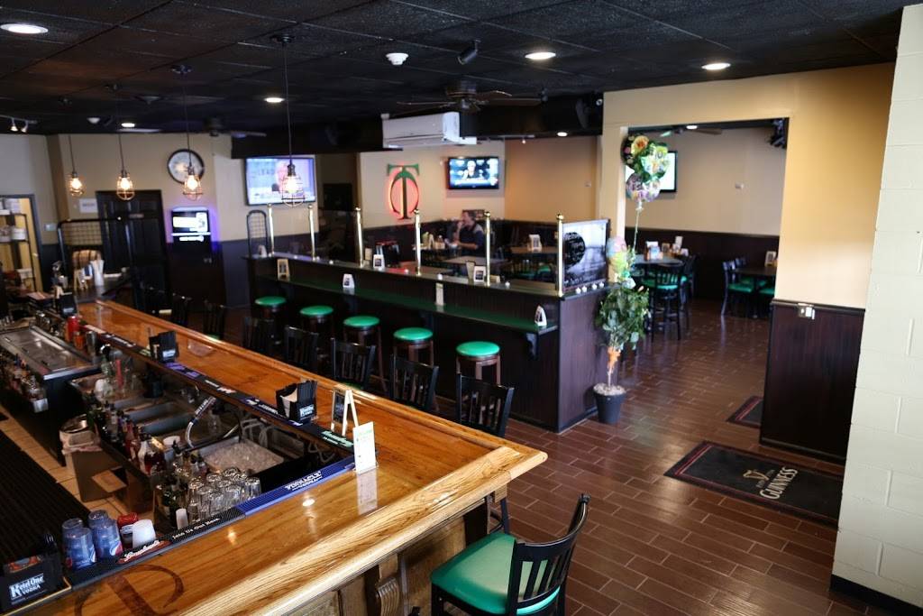 Tipping Chair Tavern | restaurant | 1783 Meriden-Waterbury Turnpike, Milldale, CT 06467, USA | 8604269688 OR +1 860-426-9688