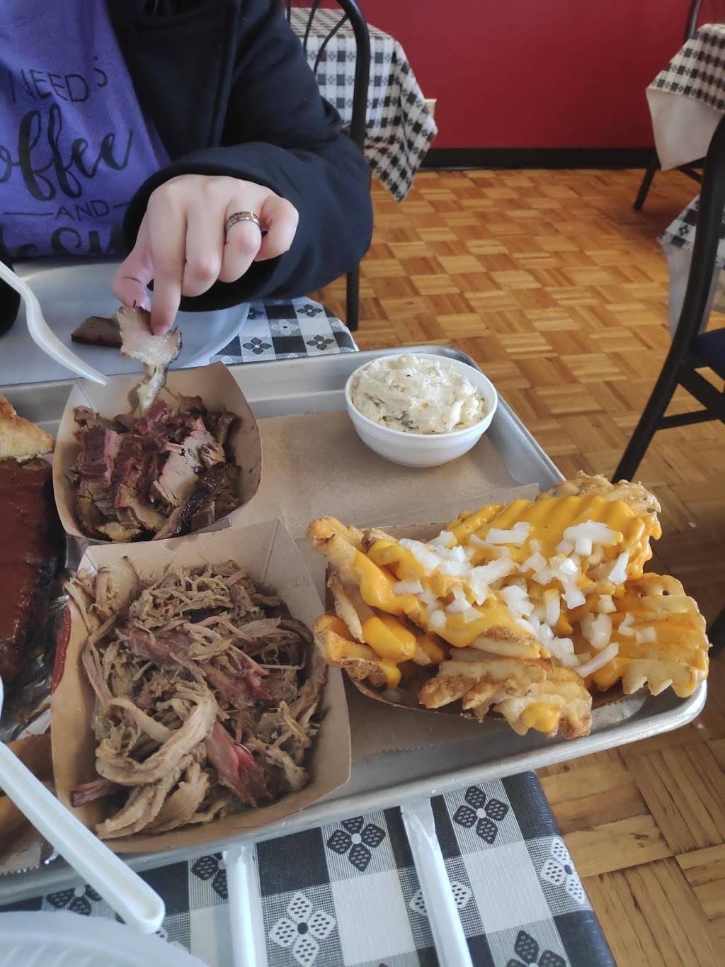 Vinnie & Sarahs Smokin BBQ Joint | restaurant | 490 1/2 State St., Madison, IN 47250, USA | 8122740315 OR +1 812-274-0315