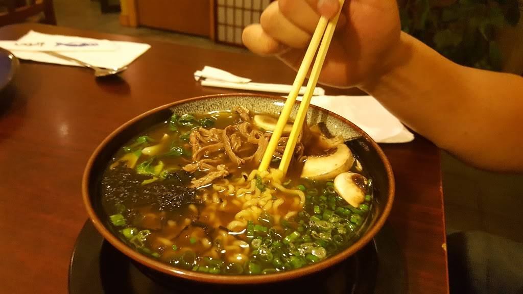 Midori | restaurant | 3000 Whitney Ave #4, Hamden, CT 06518, USA | 2032483322 OR +1 203-248-3322