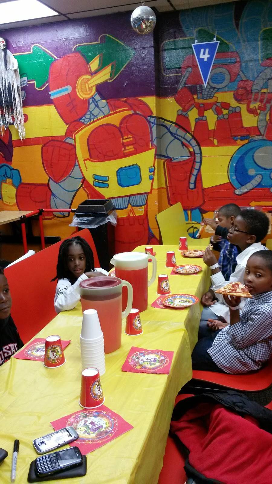 United Skates of America | restaurant | 3362 Refugee Rd, Columbus, OH 43232, USA | 6142397202 OR +1 614-239-7202