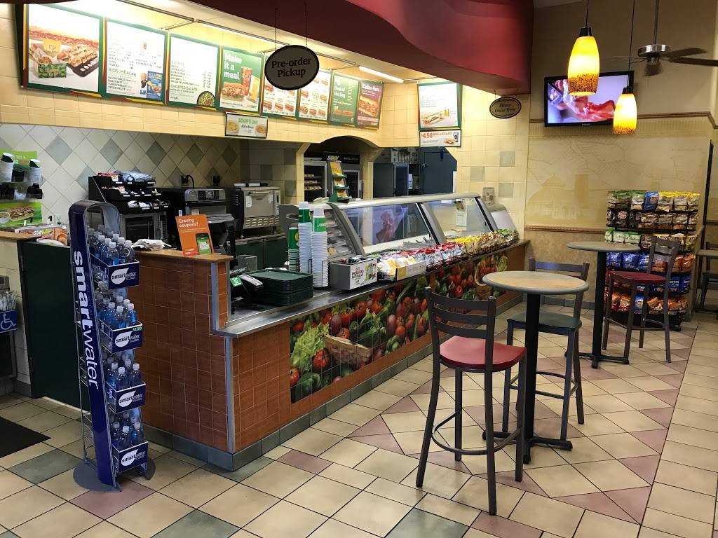 Subway Restaurants | restaurant | 2575 N Hollywood Way #2, Burbank, CA 91505, USA | 8185650448 OR +1 818-565-0448