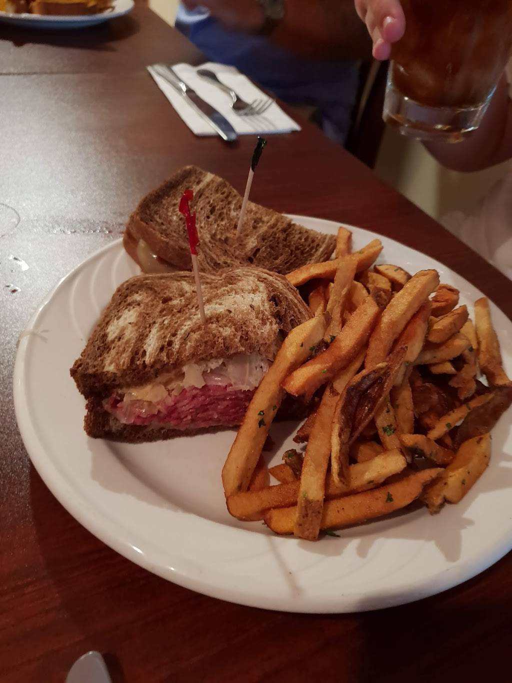 Across the Pond | restaurant | 1732 Connecticut Ave NW, Washington, DC 20009, USA | 2022324800 OR +1 202-232-4800