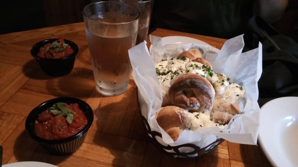 Leonardos 706 | restaurant | 706 W University Ave, Gainesville, FL 32601, USA | 3523782001 OR +1 352-378-2001