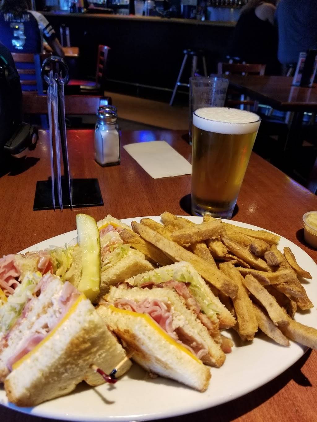 Black Star Pub & Grill | restaurant | 158 100th St S, Tacoma, WA 98444, USA | 2535356688 OR +1 253-535-6688