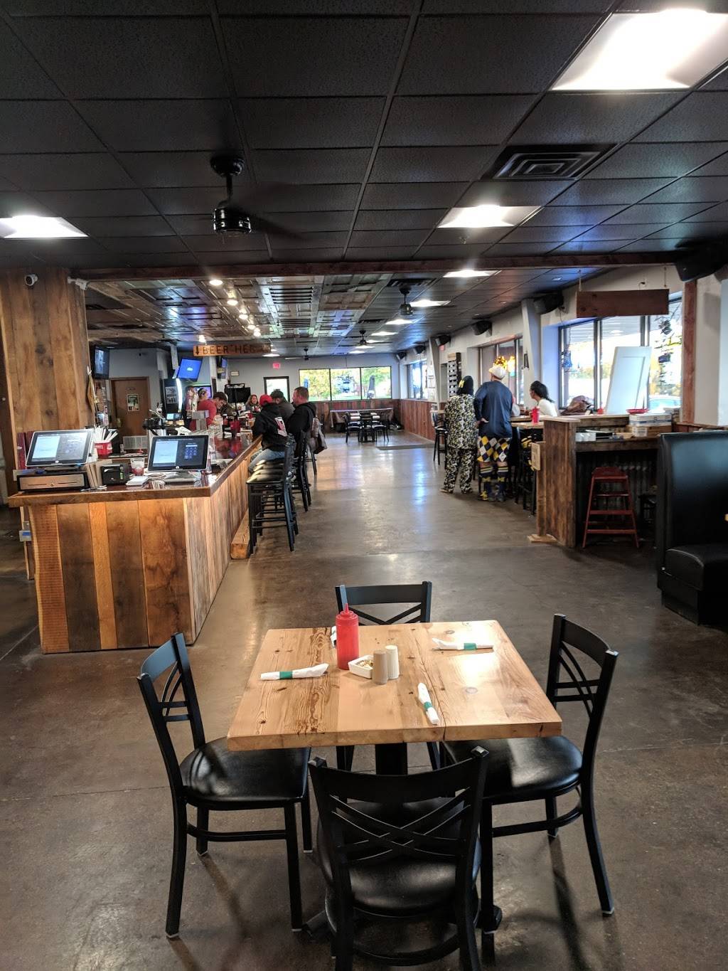 Glacier Ridge Pub & Grill | restaurant | 107 Co Rd ID, Barneveld, WI 53507, USA | 6089245555 OR +1 608-924-5555