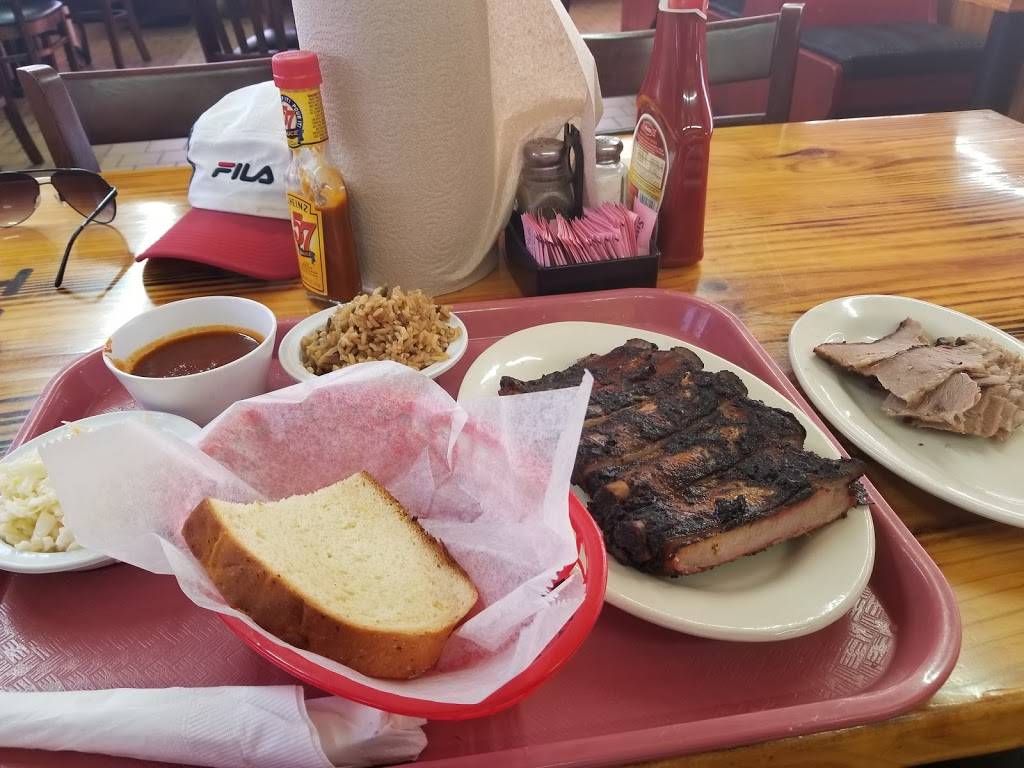 Pinehurst BBQ | restaurant | 100 Strickland Dr, Pinehurst, TX 77630, USA | 4098862223 OR +1 409-886-2223