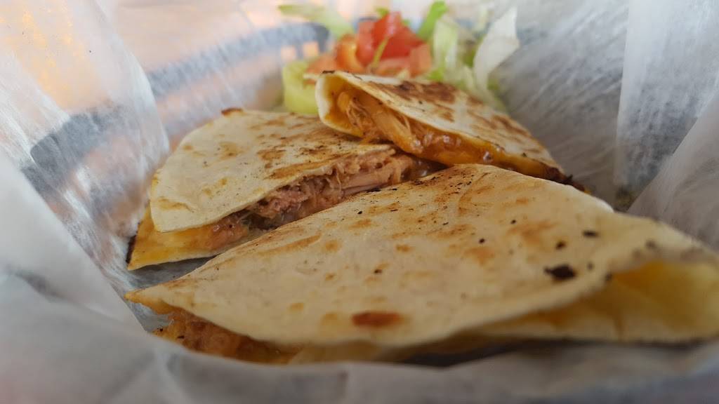 Papis Tacos (Cranston) | restaurant | 342 Budlong Rd, Cranston, RI 02920, USA | 4013831720 OR +1 401-383-1720