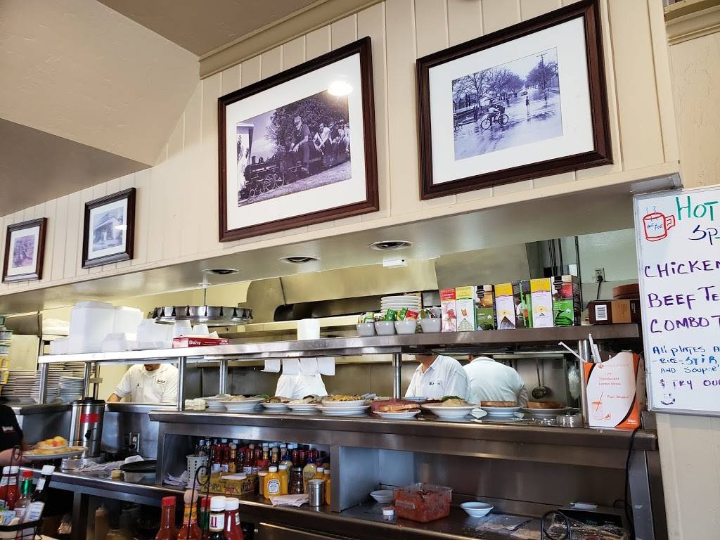 Hot N Tot | restaurant | 2347 Pacific Coast Hwy, Lomita, CA 90717, USA | 3103269626 OR +1 310-326-9626