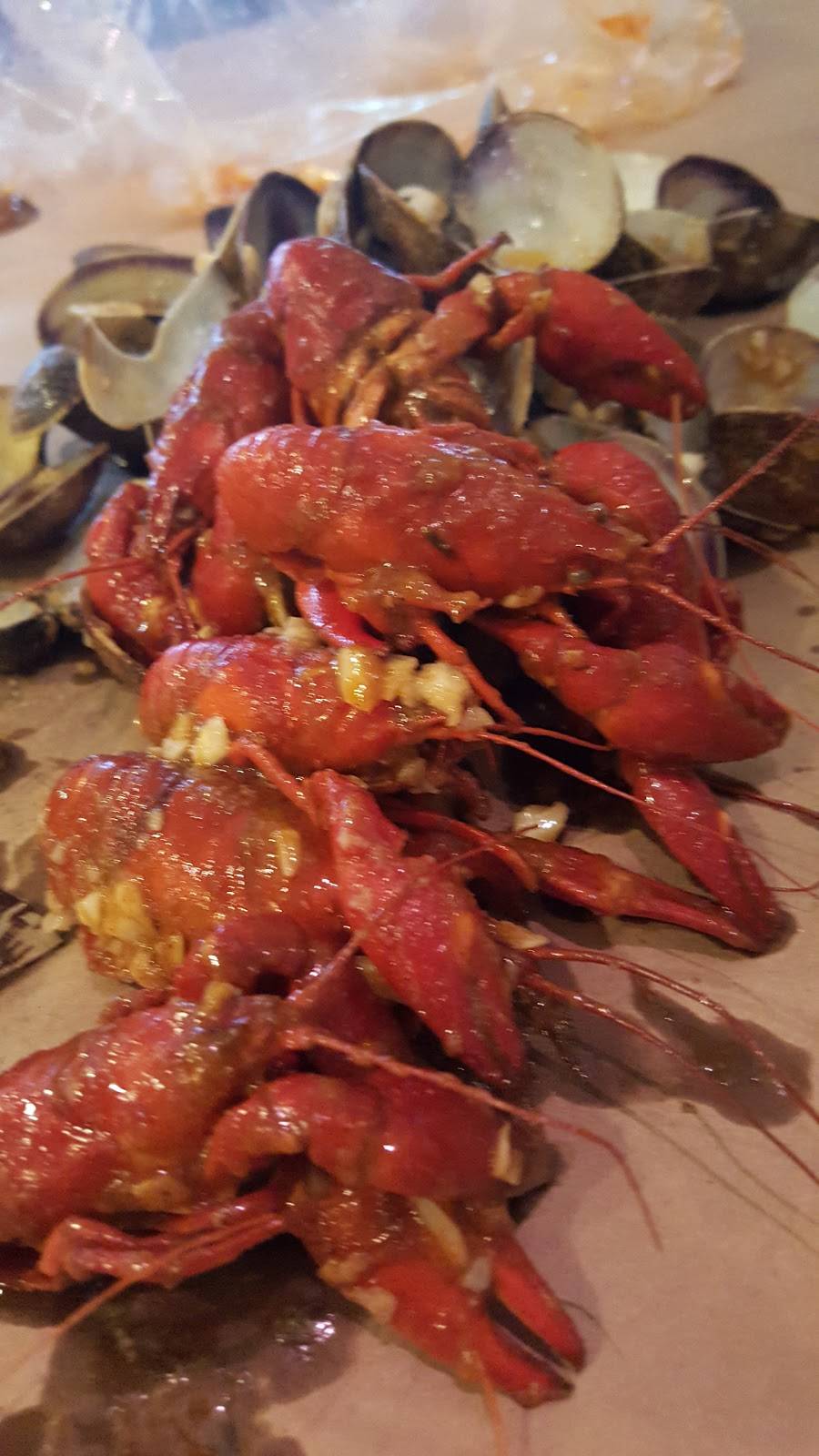 Cajun Crawfish Everett | restaurant | 909 SE Everett Mall Way, Everett, WA 98208, USA | 4252129603 OR +1 425-212-9603