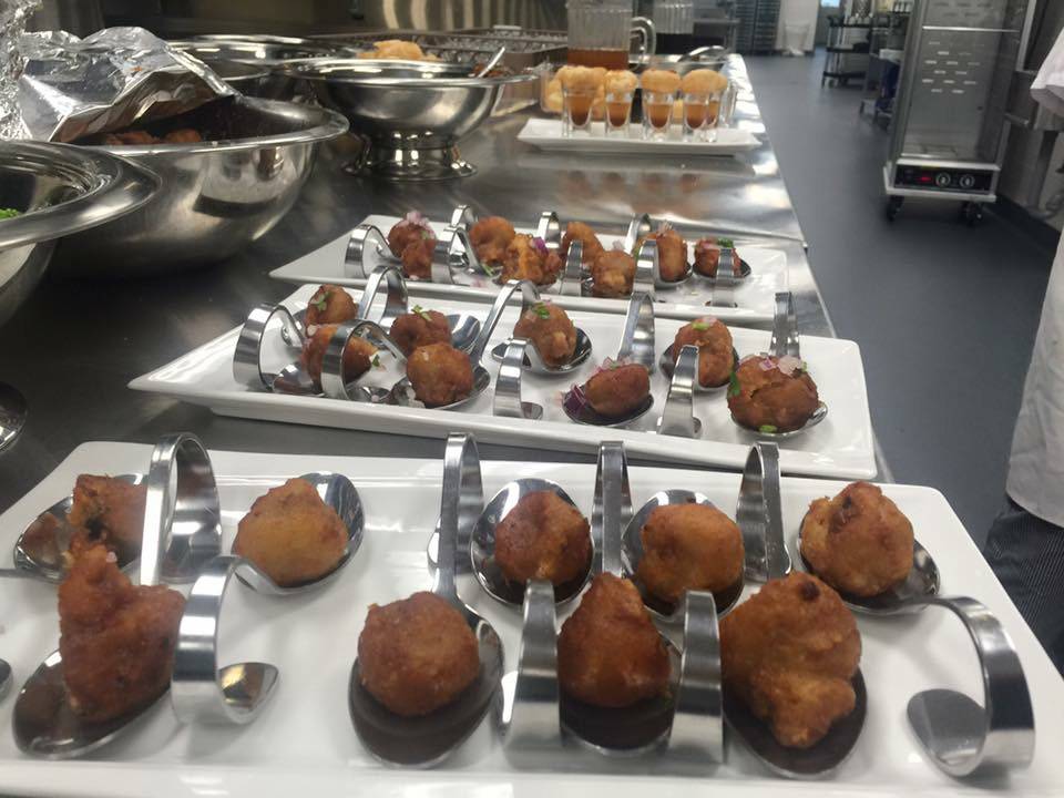 Bombay Palace Restaurant And Banquets | restaurant | 200 Advance Blvd, Brampton, ON L6T 4V5, Canada | 9057999777 OR +1 905-799-9777