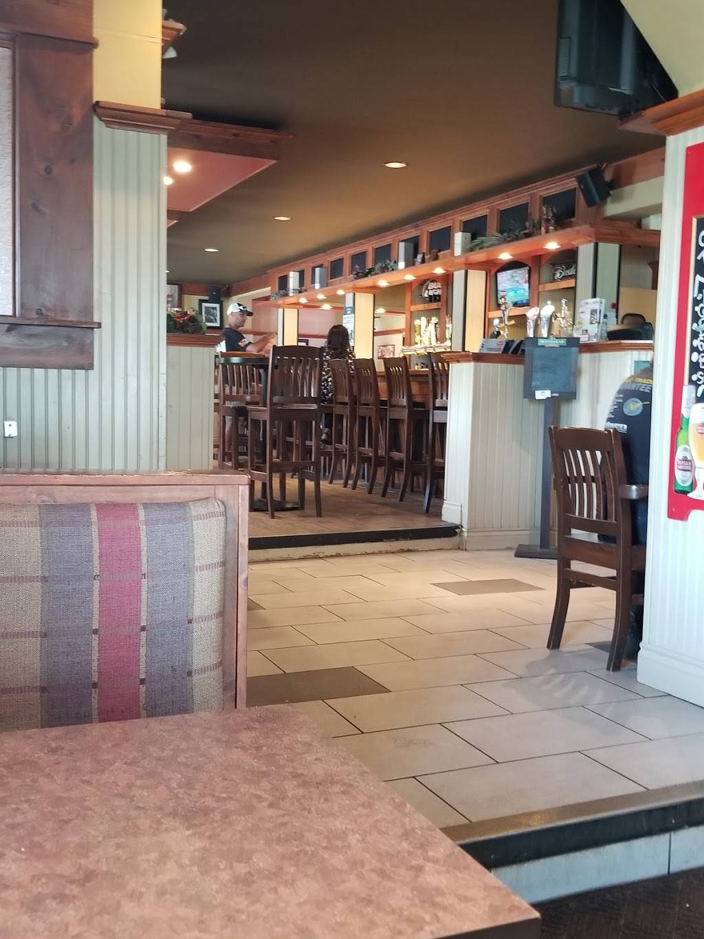 Slapshot Bar & Grill | restaurant | 151 Cannifton Rd, Belleville, ON K8N 4V4, Canada | 6139673813 OR +1 613-967-3813