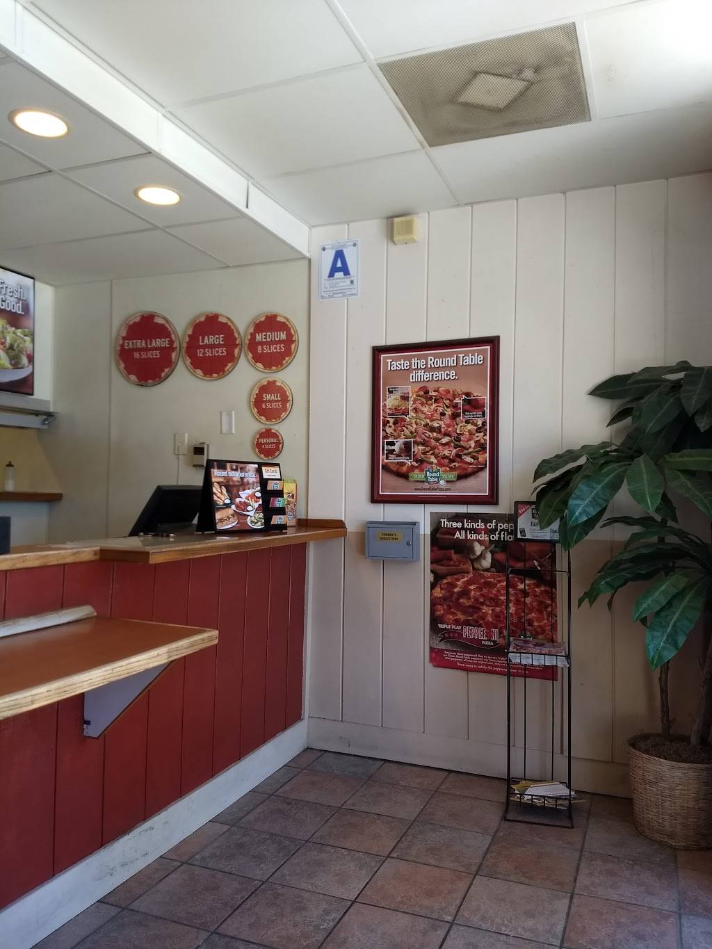 Round Table Pizza | meal delivery | 555 W Country Club Ln J, Escondido, CA 92026, USA | 7604890955 OR +1 760-489-0955