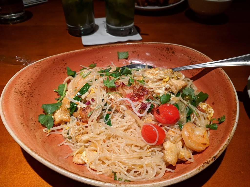 P.F. Changs | restaurant | 3265 W Market St Ste 100A, Akron, OH 44333, USA | 3308690560 OR +1 330-869-0560