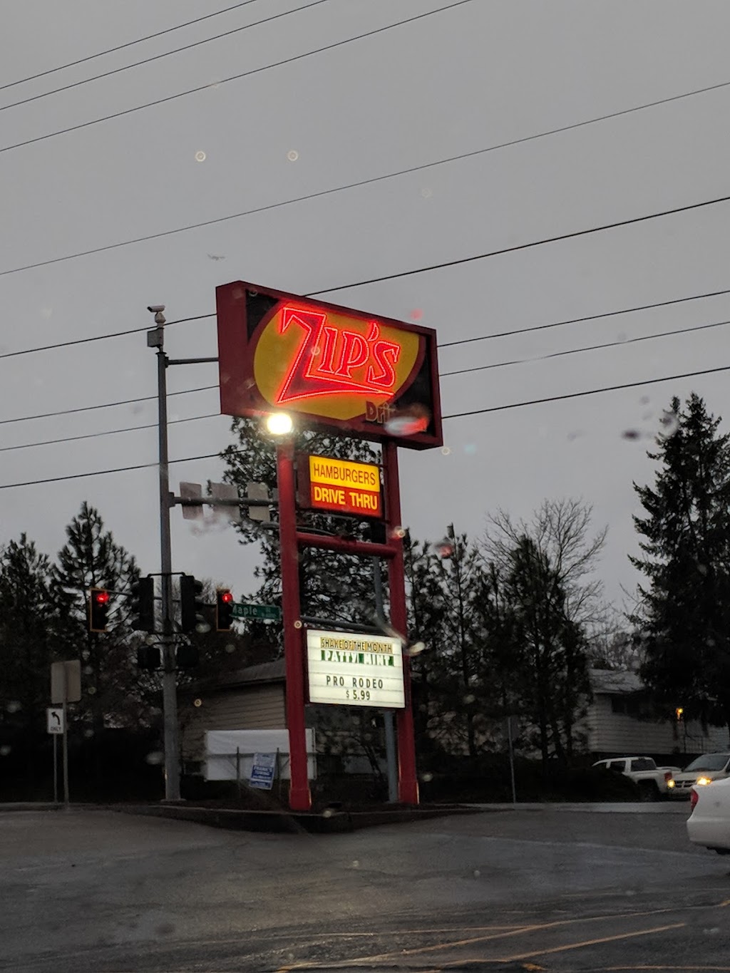 Zips Drive in | restaurant | 1604 W Francis Ave, Spokane, WA 99205, USA | 5093261678 OR +1 509-326-1678