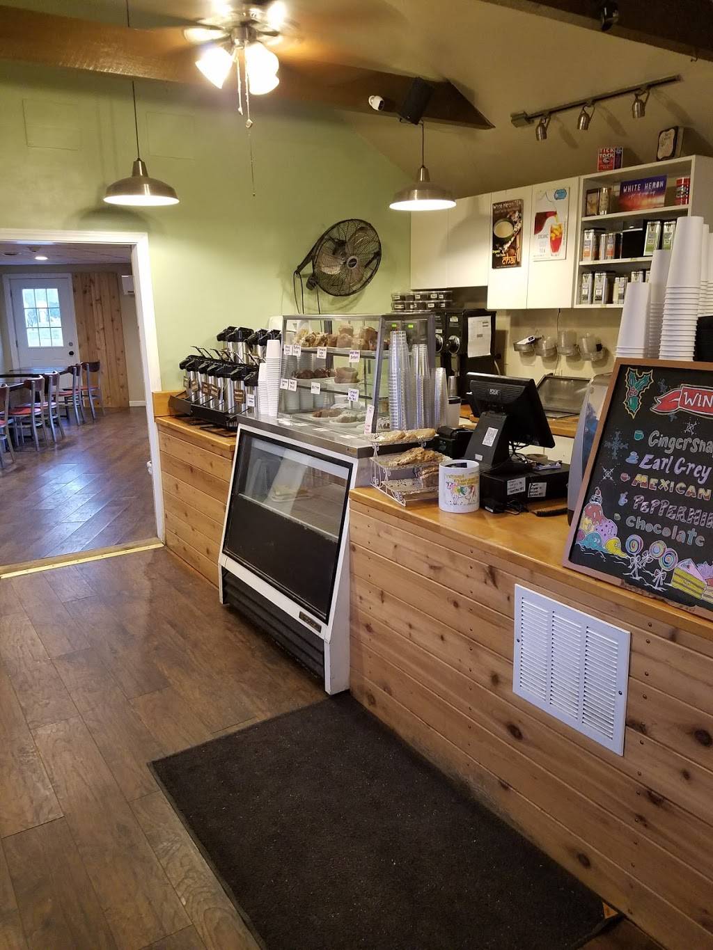 St. Joes Coffee | cafe | 449 US-1 #104, York, ME 03909, USA | 2073614682 OR +1 207-361-4682