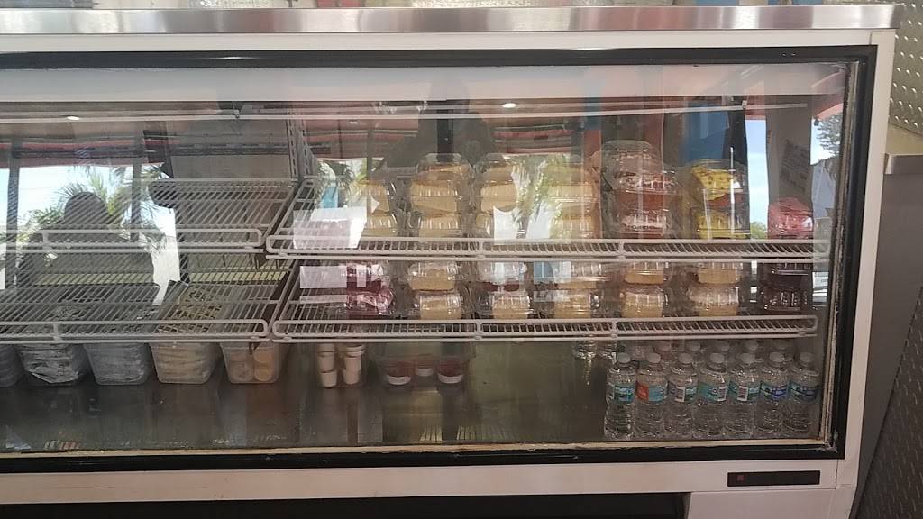 Snappers Fish & Chicken | restaurant | 5330 NW 17th Ave, Miami, FL 33142, USA | 3056918540 OR +1 305-691-8540