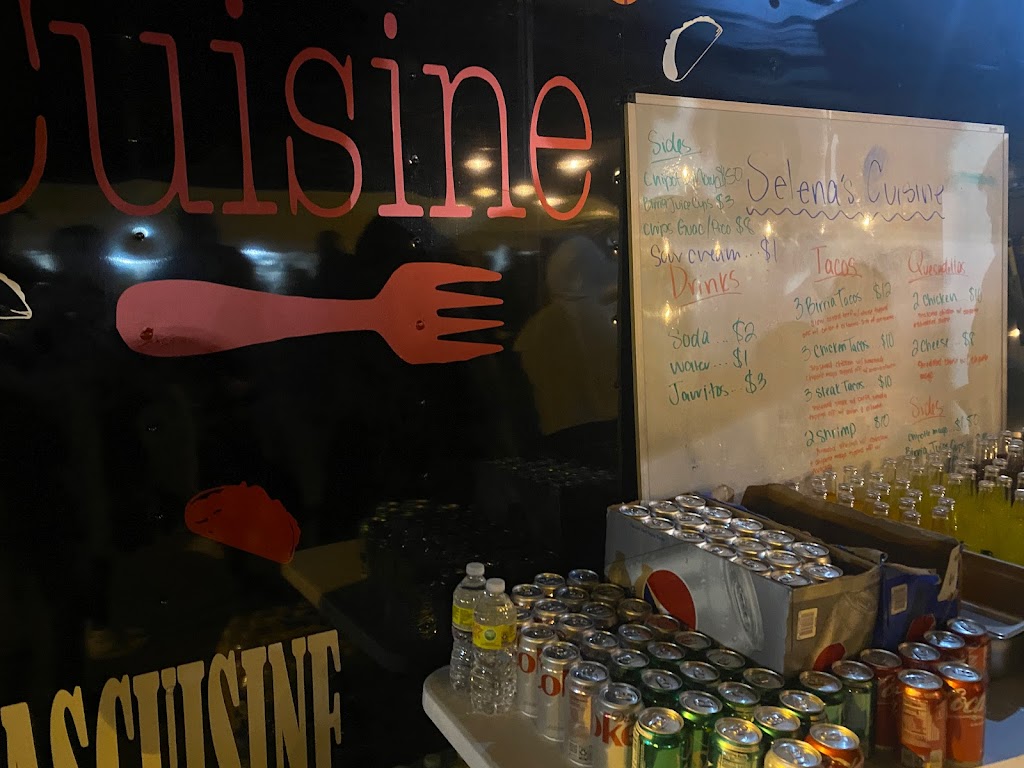 Selena’s Cuisine | restaurant | 1801 N Beech Daly Rd, Dearborn Heights, MI 48127, USA | 3138858881 OR +1 313-885-8881