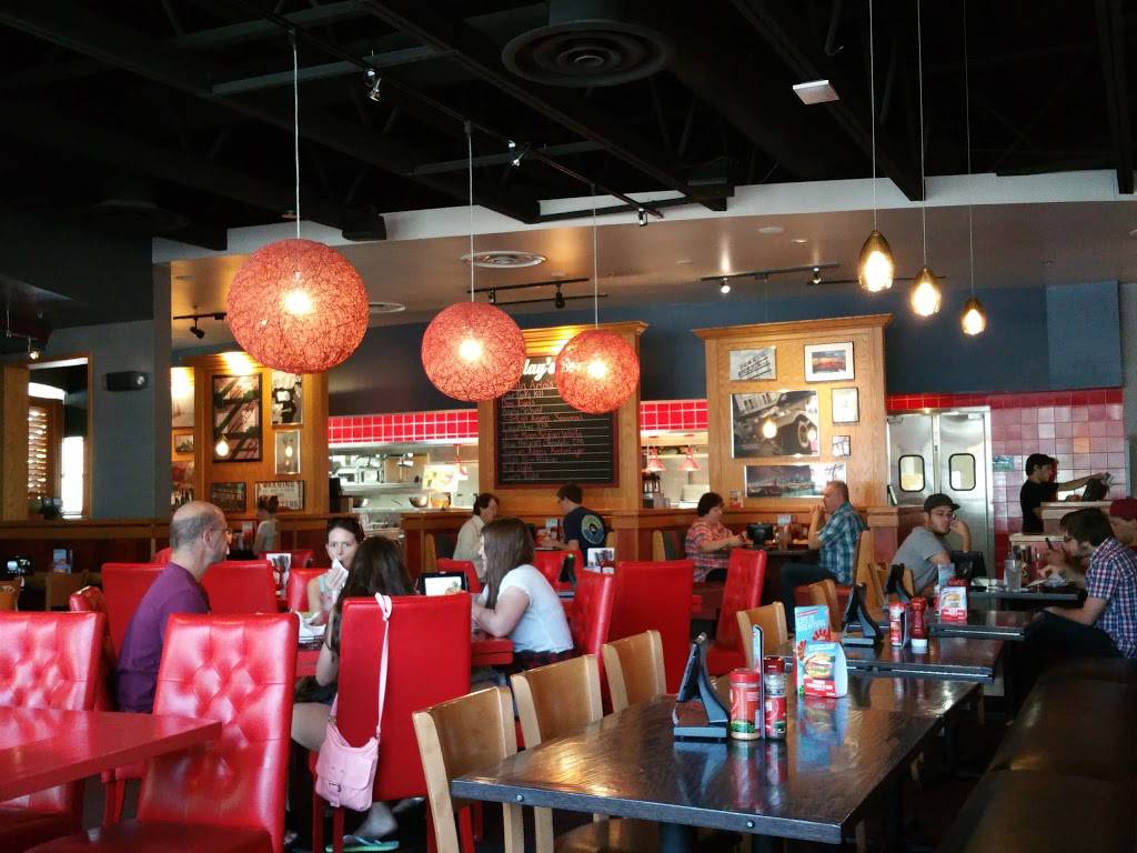 Red Robin Gourmet Burgers and Brews | restaurant | 6632 0E, Superstition Springs Blvd, Mesa, AZ 85206, USA | 4808323444 OR +1 480-832-3444