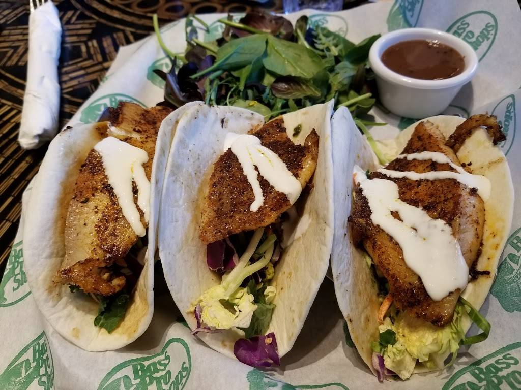 Uncle Bucks Fish Bowl and Grill | restaurant | 200 Bass Pro Dr, Round Rock, TX 78665, USA | 5128762600 OR +1 512-876-2600