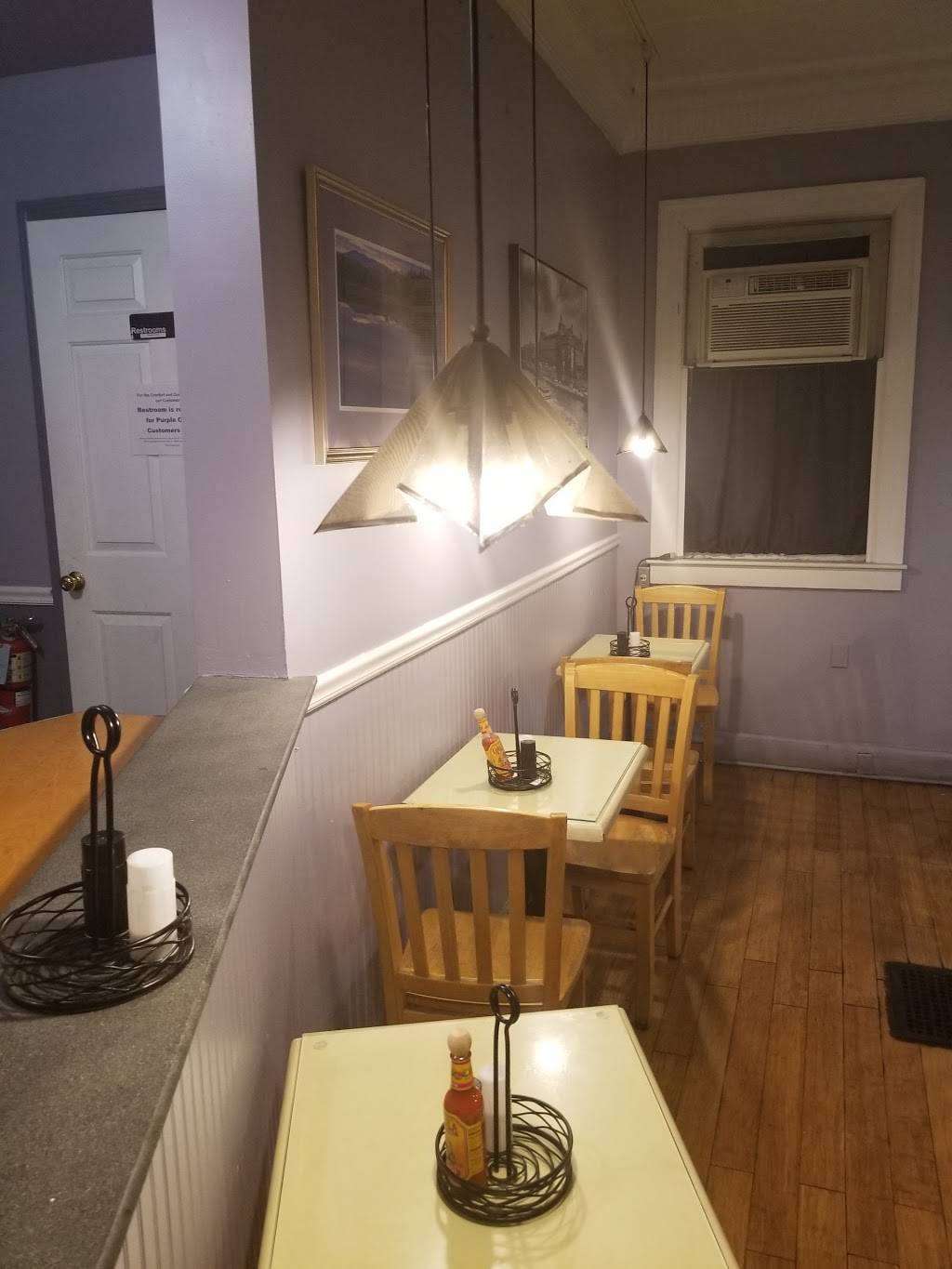 Purple Onion | cafe | 44 Inn St, Newburyport, MA 01950, USA | 9784659600 OR +1 978-465-9600