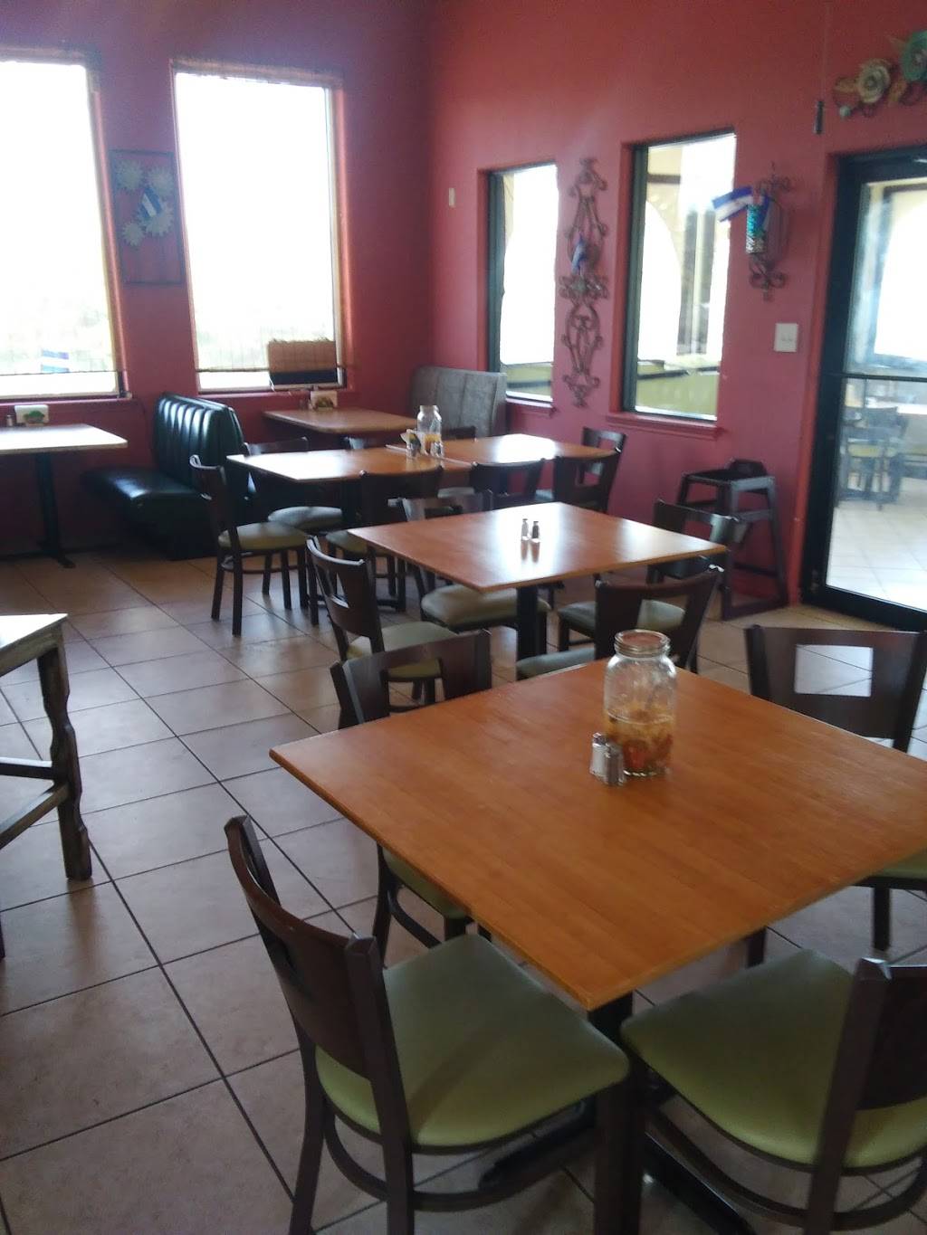 Rincon Lagunero | restaurant | 2720 Pearl Ave, Fort Worth, TX 76164, USA | 8177206690 OR +1 817-720-6690