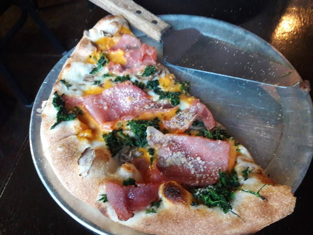 Strongs Brick Oven Pizzeria; Lawrenceburg | restaurant | 1 E High St, Lawrenceburg, IN 47025, USA | 8125392130 OR +1 812-539-2130