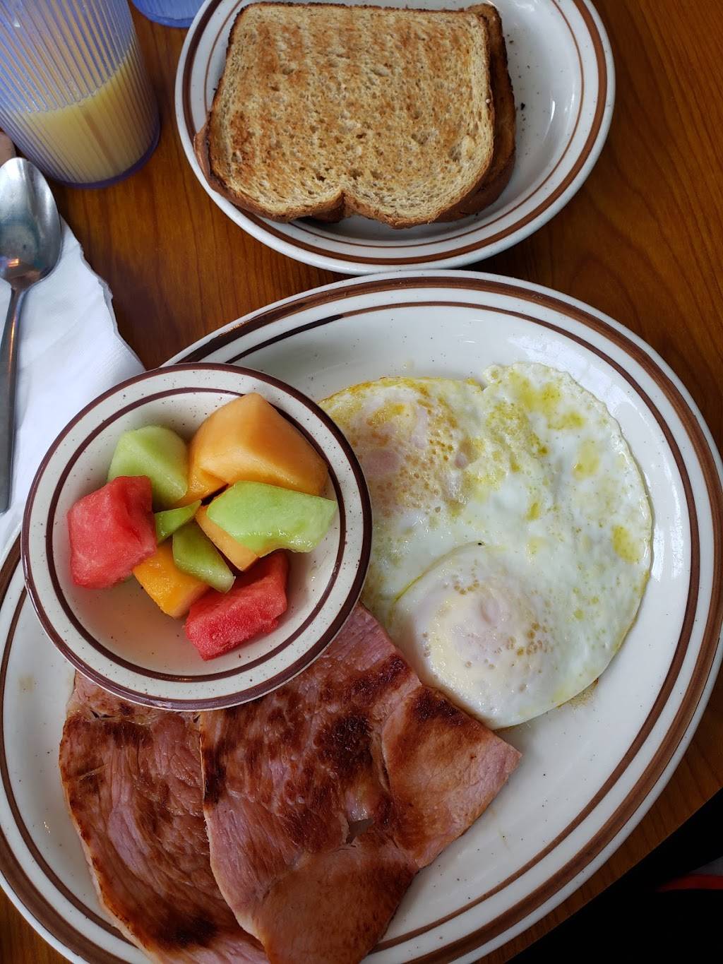 Flips Pancake House | restaurant | 4100 27th St, Moline, IL 61265, USA | 3095176455 OR +1 309-517-6455