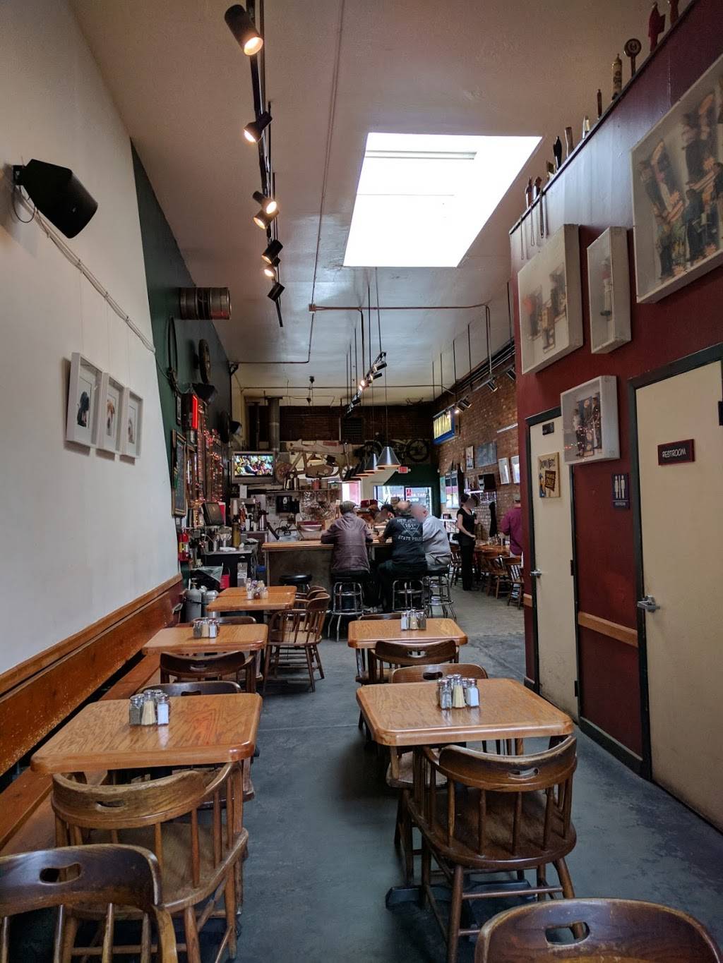 Lanesplitter Pizza & Pub | restaurant | 2033 San Pablo Ave, Berkeley, CA 94702, USA | 5108451652 OR +1 510-845-1652