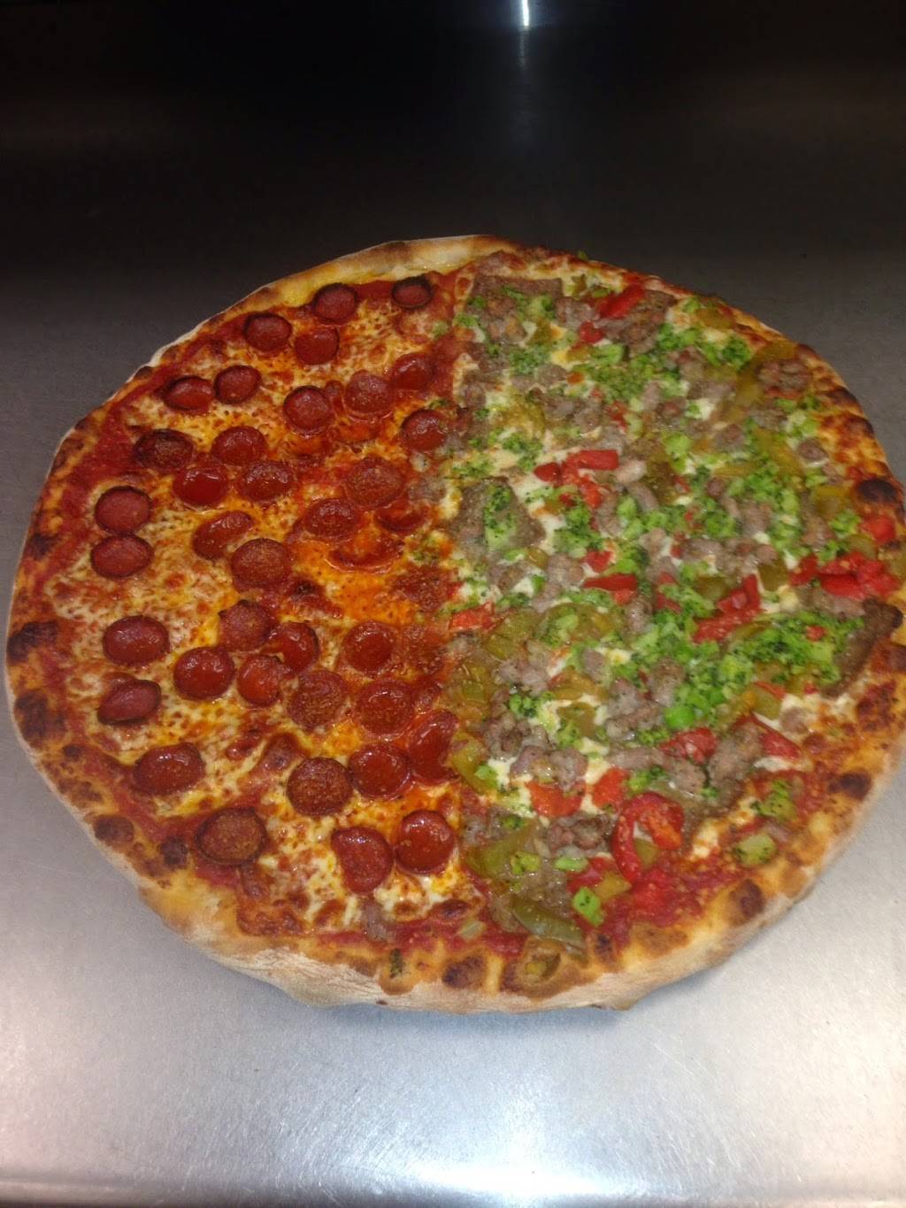 Domenics and Vinnies Pizza | restaurant | 505 Wolcott St, Waterbury, CT 06705, USA | 2035754846 OR +1 203-575-4846