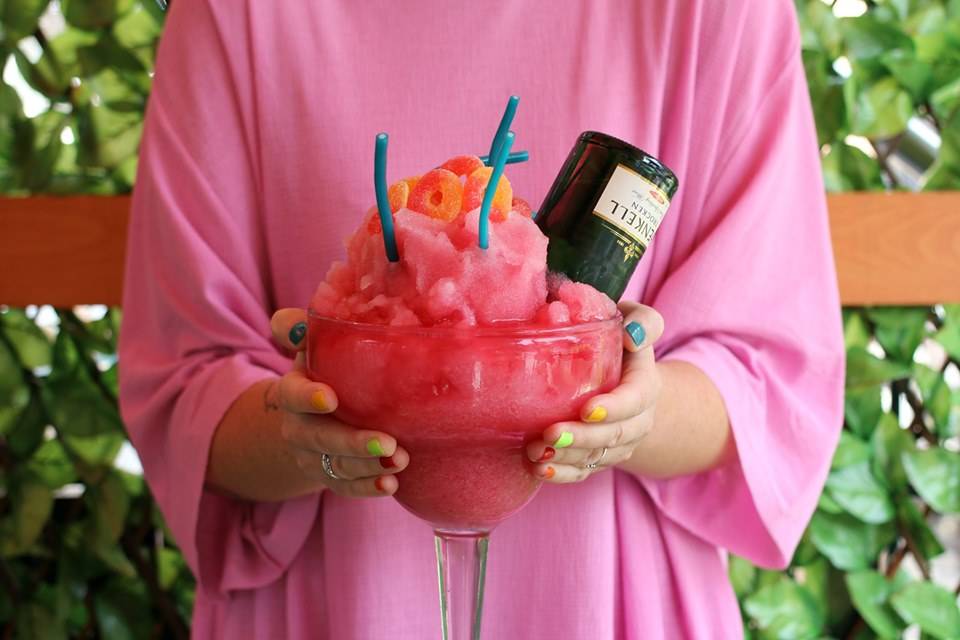 Le Rideau Rouge | restaurant | 1147 Avenue Cartier, Québec, QC G1R 2S6, Canada | 4189776843 OR +1 418-977-6843