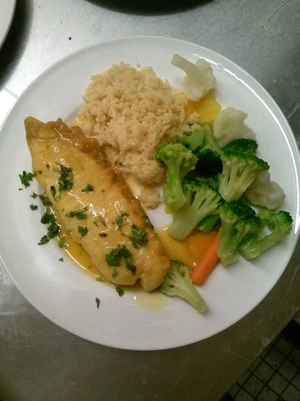 Petencito Latin Grill | restaurant | 250 Lawrence Ave, Lawrence, NY 11559, USA | 5163410550 OR +1 516-341-0550