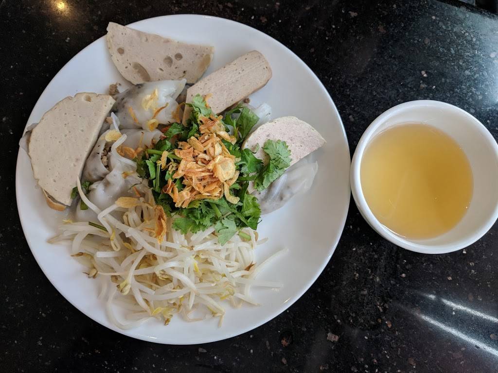 Pho Linh | restaurant | 1156 College St, Toronto, ON M6H 1B6, Canada | 4165163891 OR +1 416-516-3891