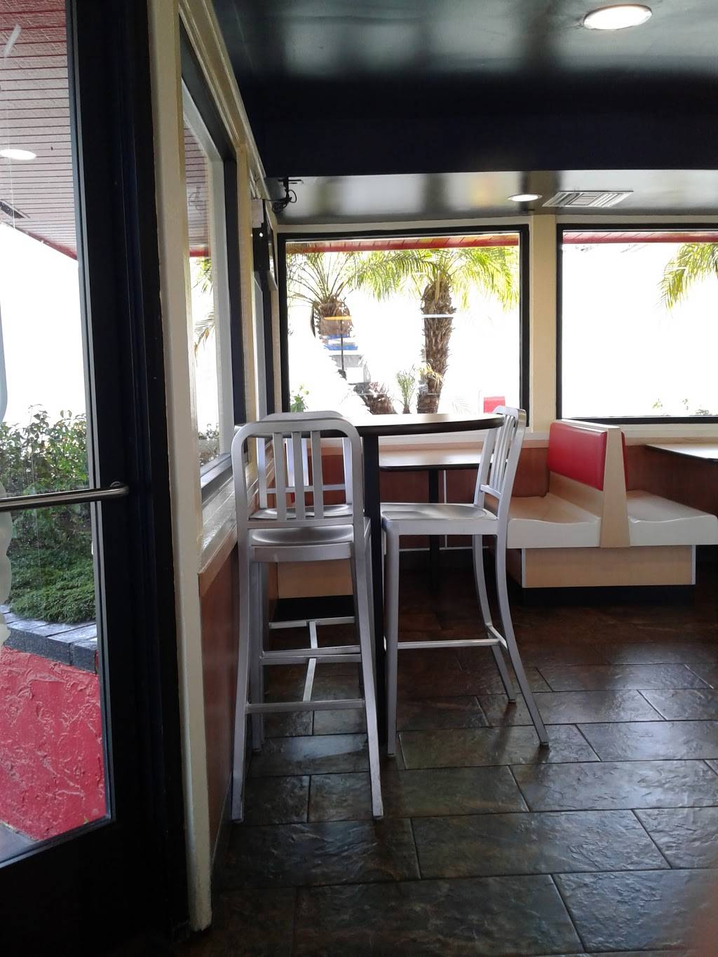 Wienerschnitzel | restaurant | 2580 W La Palma Ave, Anaheim, CA 92801, USA | 7149529876 OR +1 714-952-9876