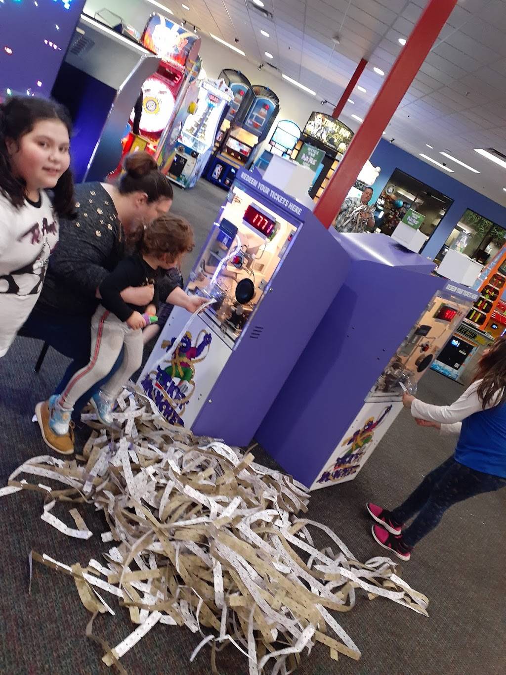 Chuck E. Cheese | restaurant | 7721 NE Vancouver Plaza Dr, Vancouver, WA 98662, USA | 3608965824 OR +1 360-896-5824