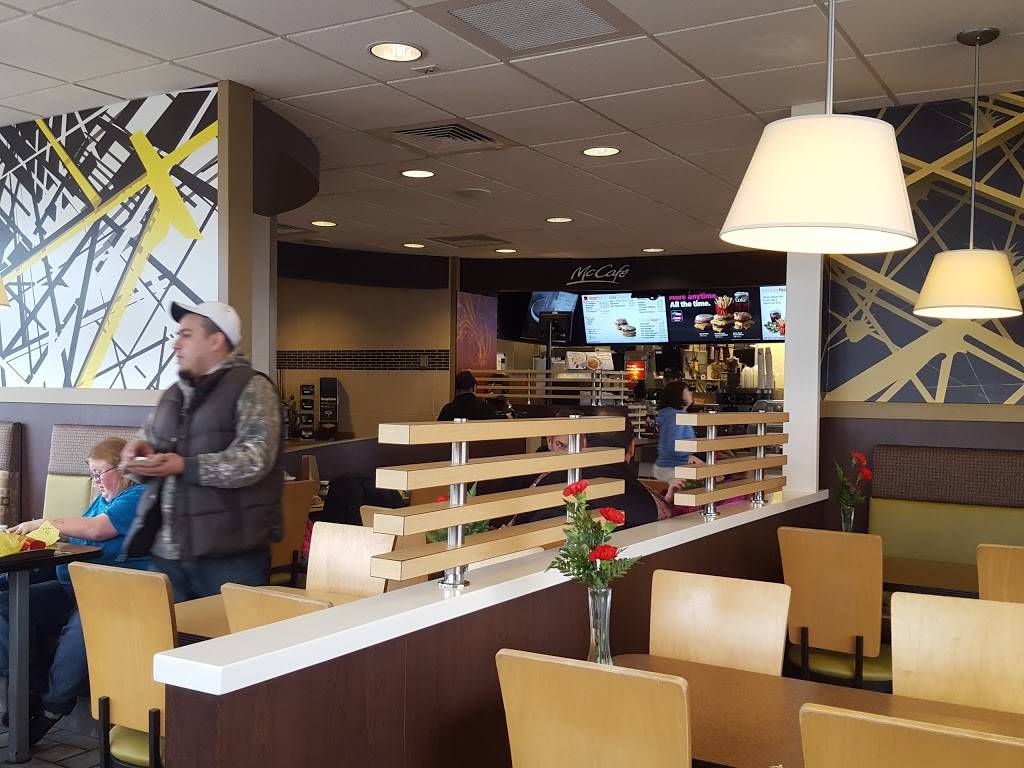 McDonalds | cafe | 12645 Riley St, Holland, MI 49424, USA | 6167381700 OR +1 616-738-1700