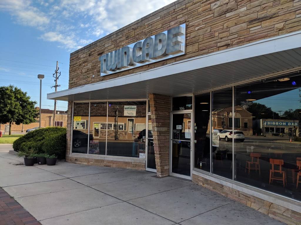 Twincade | restaurant | 108 N Broad St, Griffith, IN 46319, USA | 2192379980 OR +1 219-237-9980