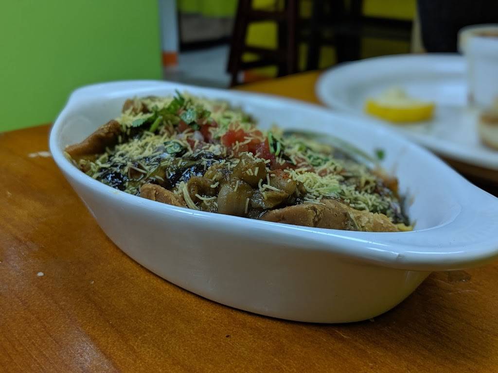 Dilli Chaat Corner | restaurant | 15801 Manchester Rd, Ellisville, MO 63011, USA | 6365792902 OR +1 636-579-2902