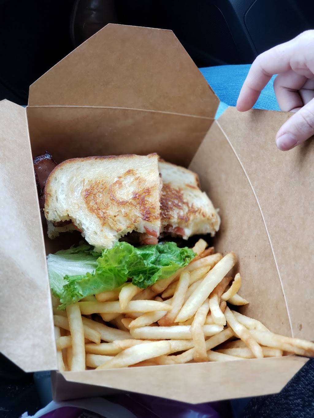 Golden Valley Restaurant And Brewery | restaurant | 980 NE 4th St, McMinnville, OR 97128, USA | 5034722739 OR +1 503-472-2739