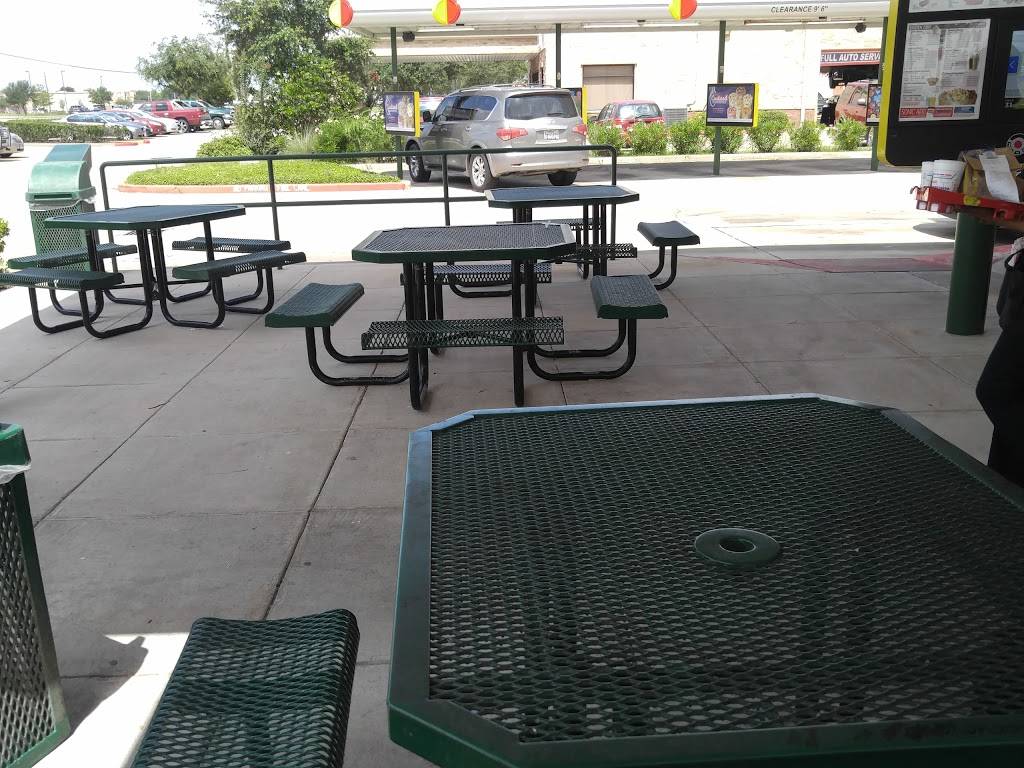 Sonic Drive-In | restaurant | 11309 Shadow Creek Pkwy, Pearland, TX 77581, USA | 7133400806 OR +1 713-340-0806