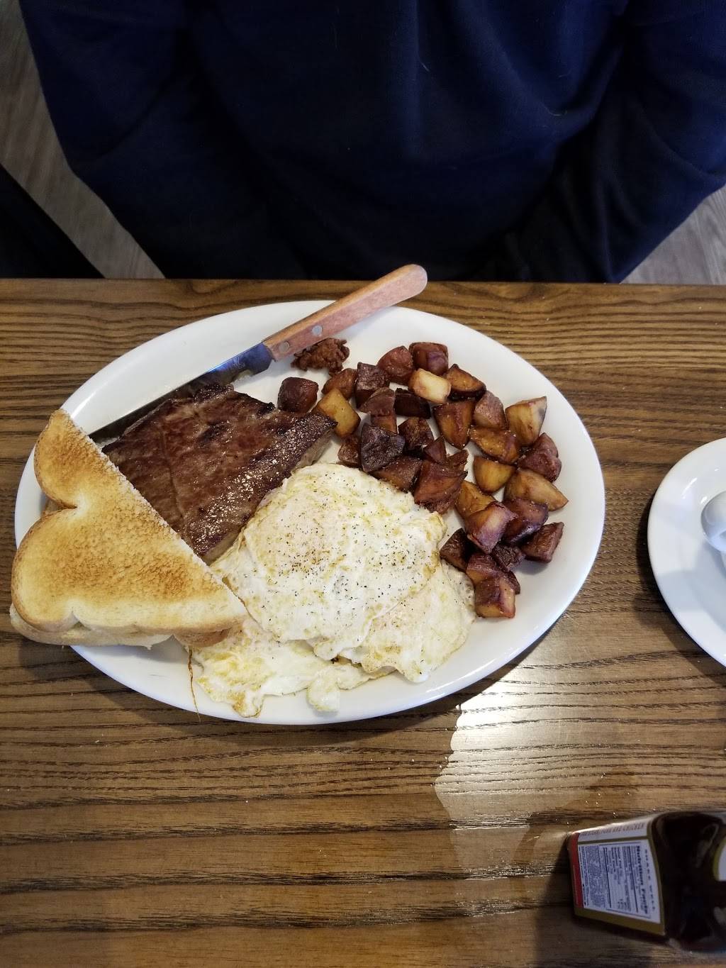 Nicos Homestyle | restaurant | 751 S Durkin Dr, Springfield, IL 62704, USA | 2179938800 OR +1 217-993-8800