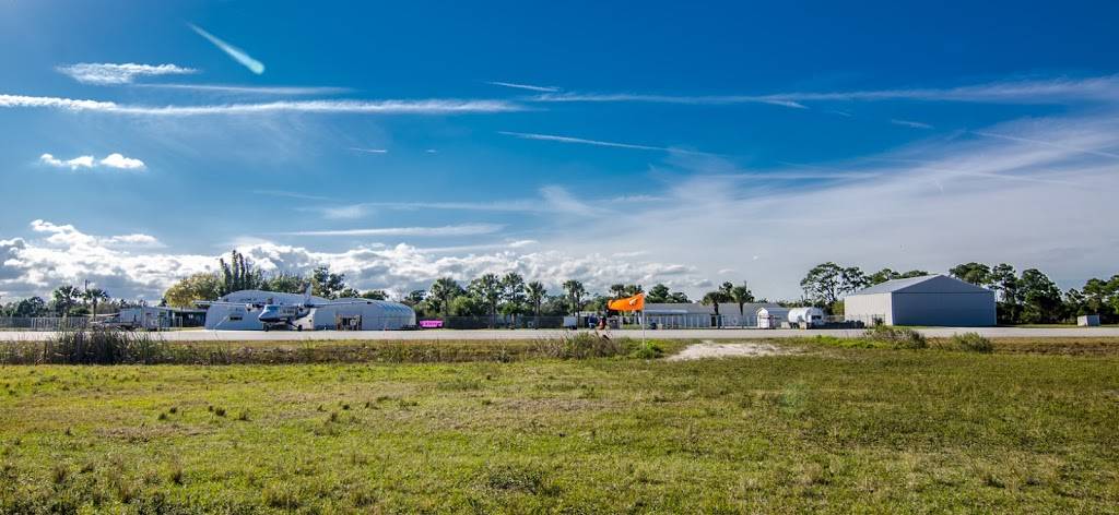 Skydive Sebastian | cafe | 400 Airport Dr W, Sebastian, FL 32958, USA | 7723885672 OR +1 772-388-5672