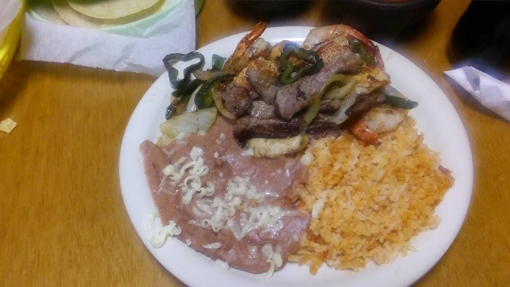El Jacalito # 3 | restaurant | 1621 New York Ave, Arlington, TX 76010, USA | 8178605313 OR +1 817-860-5313