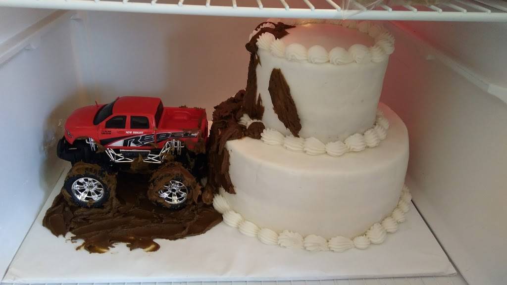 Pour House | restaurant | 111 E Locust St, Fieldon, IL 62031, USA | 6183763374 OR +1 618-376-3374