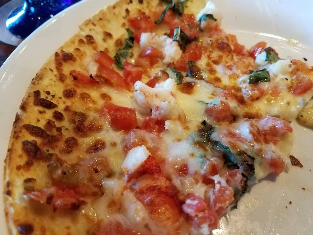 Red Lobster | restaurant | 333 S. Towne East Mall Drive, Wichita, KS 67207, USA | 3166879247 OR +1 316-687-9247